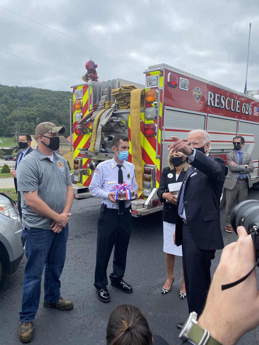The Bidens visit the Shanksville Fire Department and bring cake and