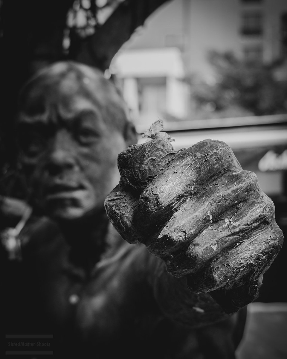 ShredMasterB's tweet photo. Bangkok in black and white

#Bangkok #Thailand #blackandwhite #blackandwhitephotography #blackandwhitephoto #nikonphotography #nikkon #photographer #photoshop #lightroom @greymonkey101 @Best_Photo_RT #StarbucksThailand #Coffee #cow #royalhotel #bnw_captures #bnwphotography https://t.co/RnTlkTKEdL