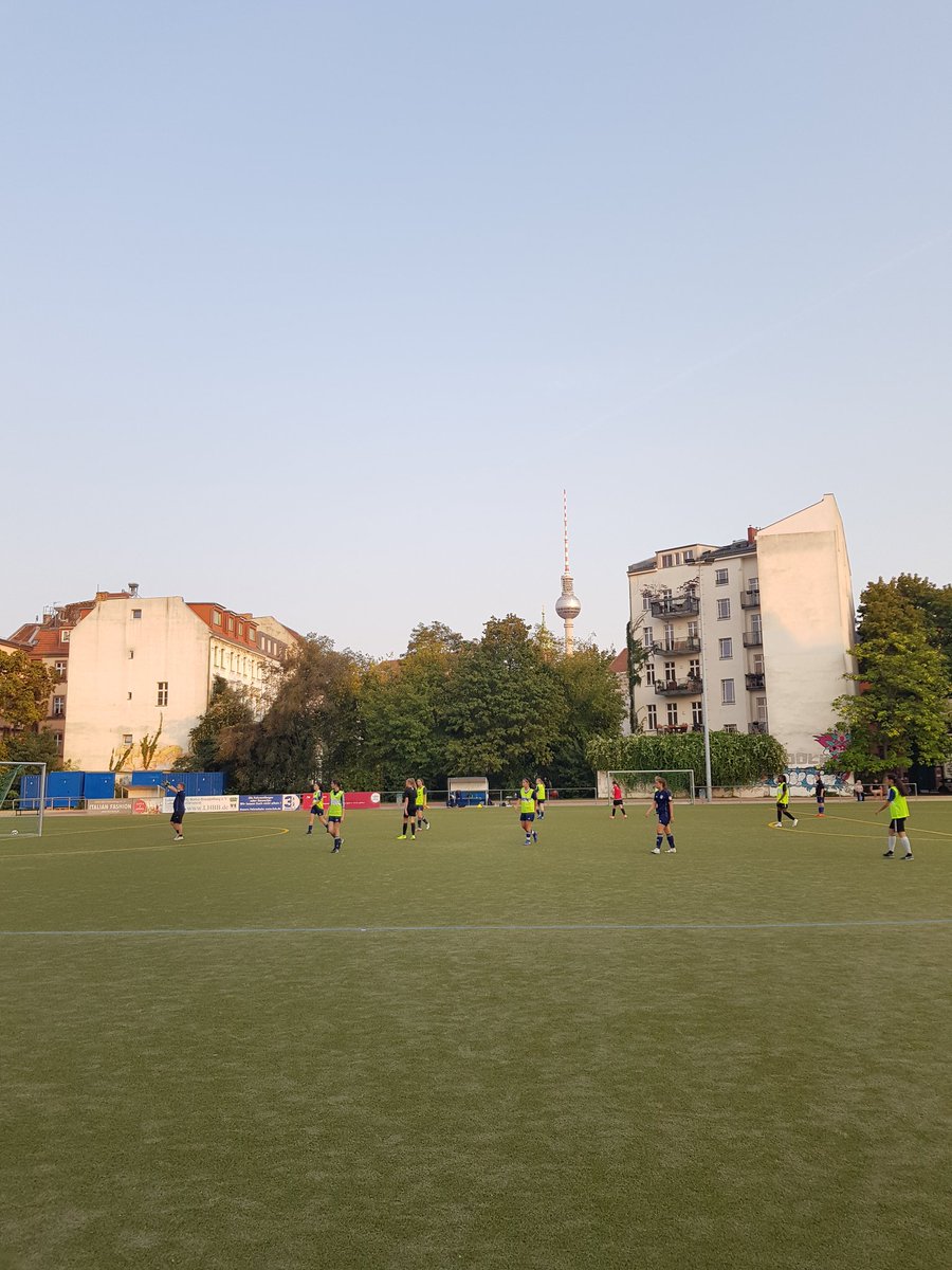Road to #DFBPokal am #floodlightfriday in #Berlin: Berolina Mitte vs. Lichtenrader BC. #groundhopping #Torstraße #Flutlicht #Pokal #Fußball #Fernsehturm #View