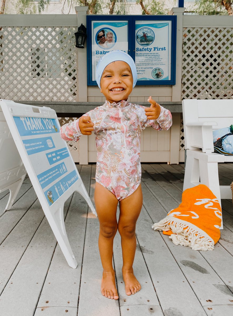 mikaylashocks's tweet photo. first swimming lesson today 🙌🏽😭✨ https://t.co/8LnQFednil