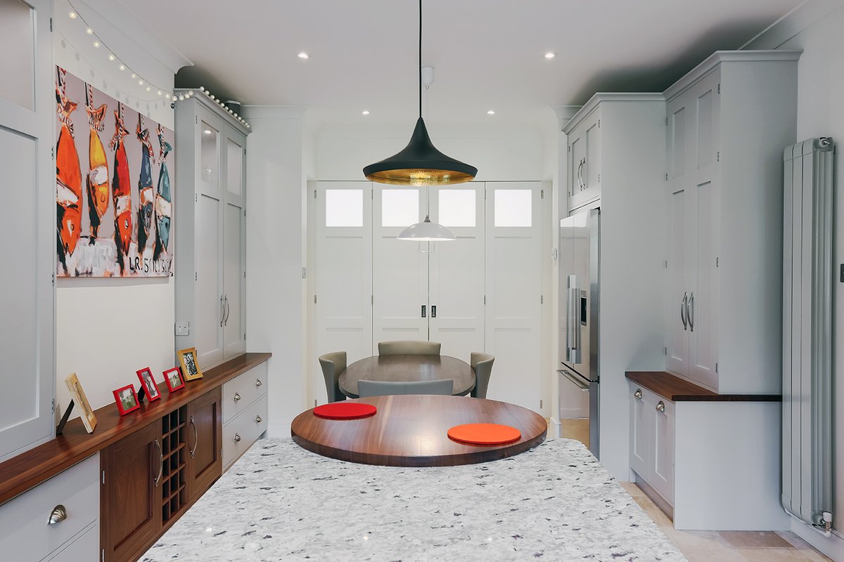 How stunning is this kitchen from the view of the island worktop! 😍
🔨
🔨
🔨
🔨
#bespokekitchen #bespokefurniture #solidwood #walnut #naturalwood #graniteworktop #greypainted #art #kent #canterbury #folkestone #ashford #london #surrey #deal #maidstone #furniture #interiordesign