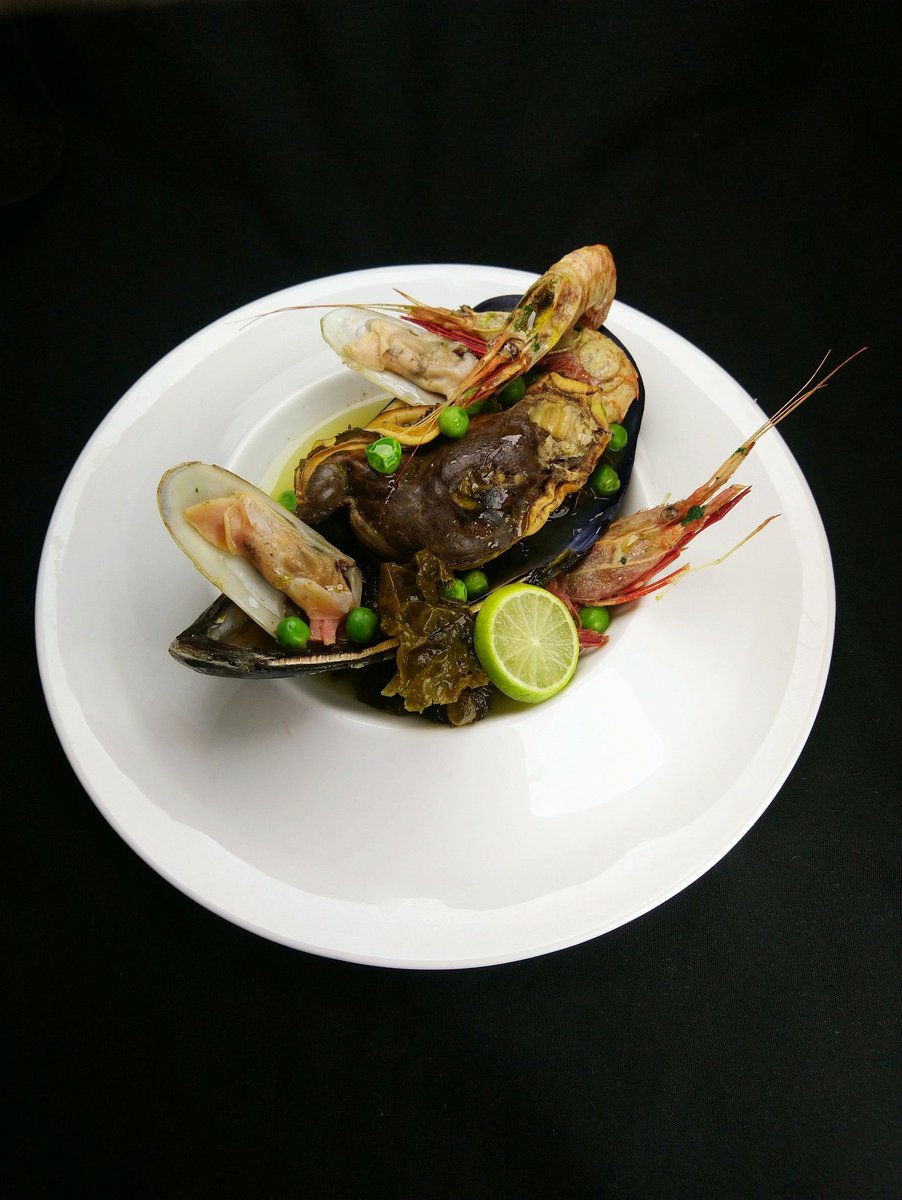 chef_edgardo's tweet photo. Otra nueva perspectiva. 😊😋
#Caldo de #Luche de #CaletadeHornos con #ChoroMaltón, #CamarónNailon y #Machas de #CaletaSanPedro.!! 😋
#ChefEdgardoAguilera #ChefRegional #ChefFomentador #CocinadeAutor #ProductosRegionales #ChefFegach #RegióndeCoquimbo https://t.co/hb9oQSOMOF