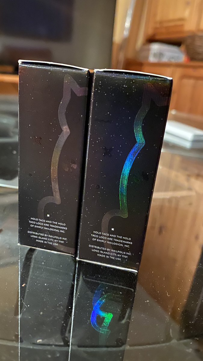 FrejaLucia's tweet photo. My holo taco finally came but the packaging of my two cat polishes don’t form a cat ☹️ @holotaco @nailogical #holotaco https://t.co/Mb5cwx38Id