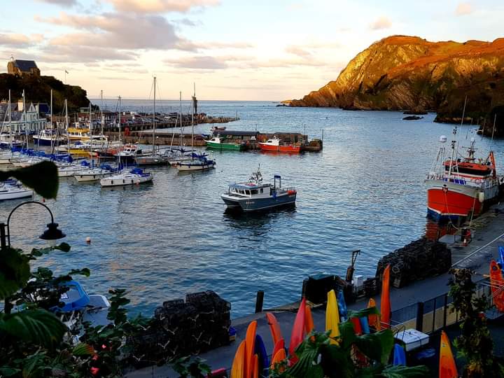 I'm so grateful for where I live! 

(I don't live in a boat though) 

Picture courtesy of David Titterton. 😊