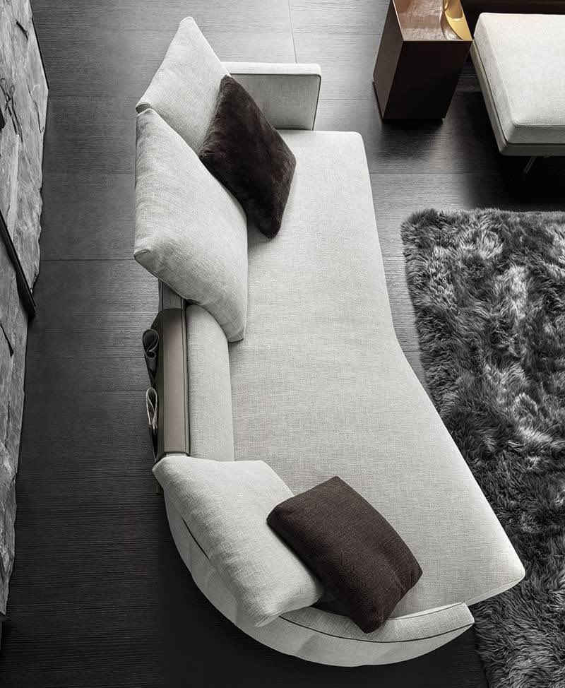 SminkInc's tweet photo. Minotti’s Torii Sofia is one of the most versatile arrangements in the new 2020 collection - with a high or low backrest and a linear shape, rounded at the arms - inclined sofas with a combination of two different depths - ideal for placing anywhere in the living area. https://t.co/HitQDgQetk