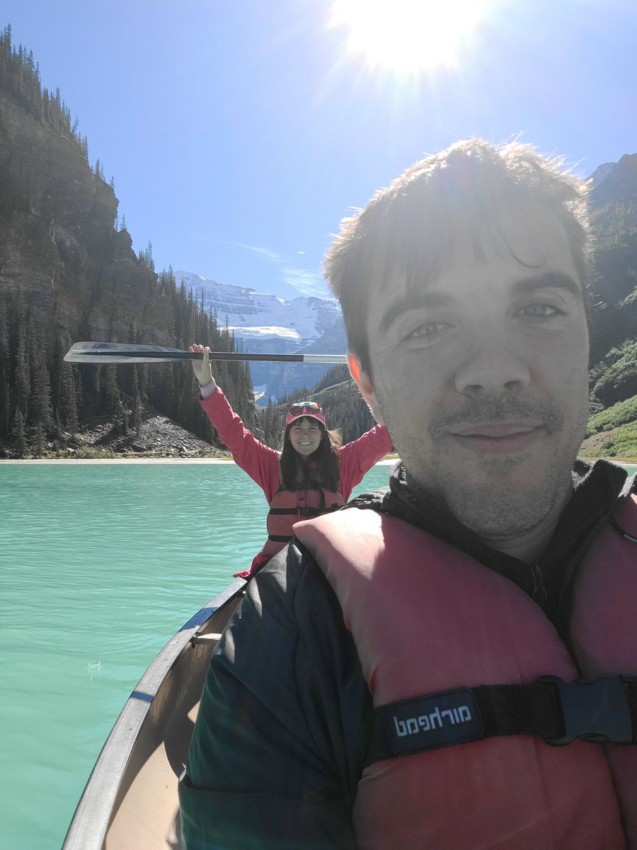 kr0d16's tweet photo. Fun times at lake louise with @brigettedepape https://t.co/BY607P3XqA