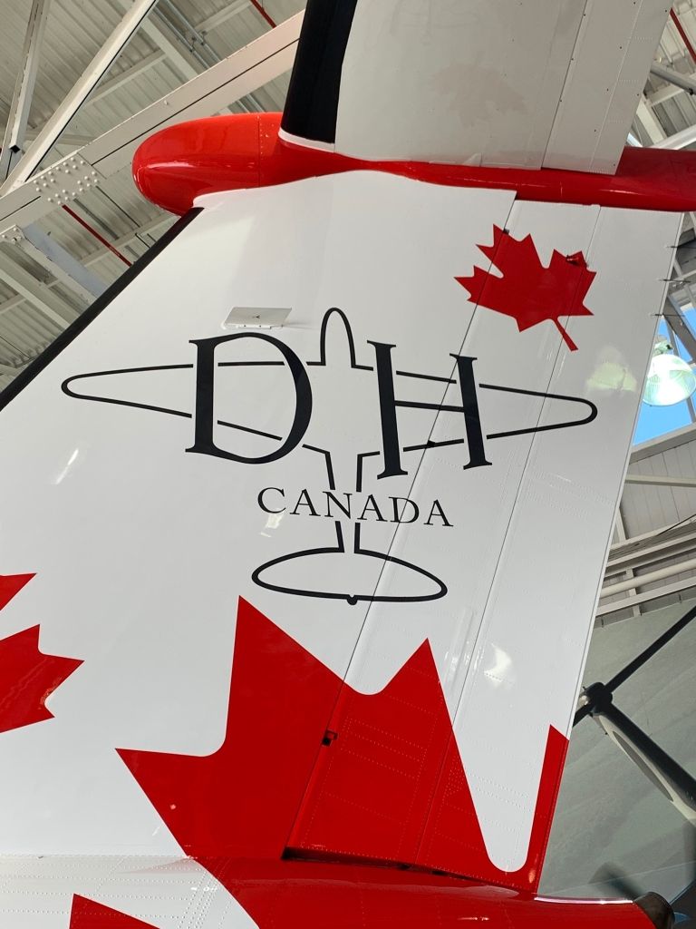 dehavillandAIR's tweet photo. Dash 8-400 #4001 is showing off its brand new @dehavillandAIR paint scheme at our facility in #Toronto!

#avgeek #aviation https://t.co/iNBfj9mjmN