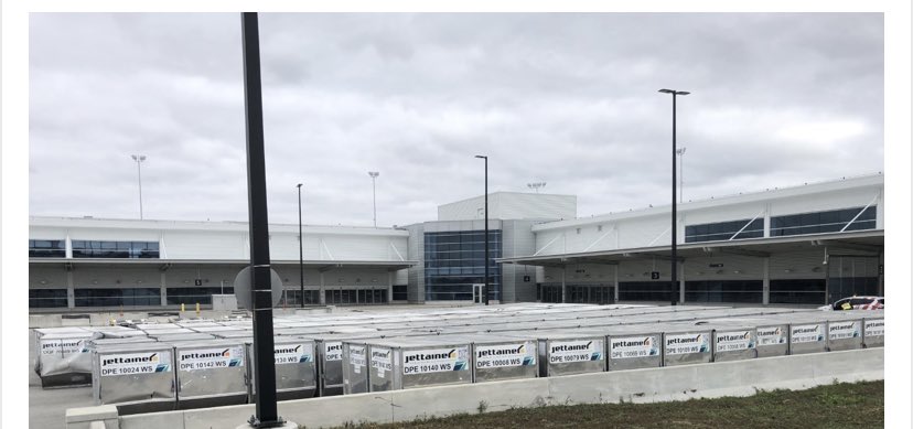 jettainer's tweet photo. Neatly lined up for user(s) of these ULDs https://t.co/LWvo1hnuvZ