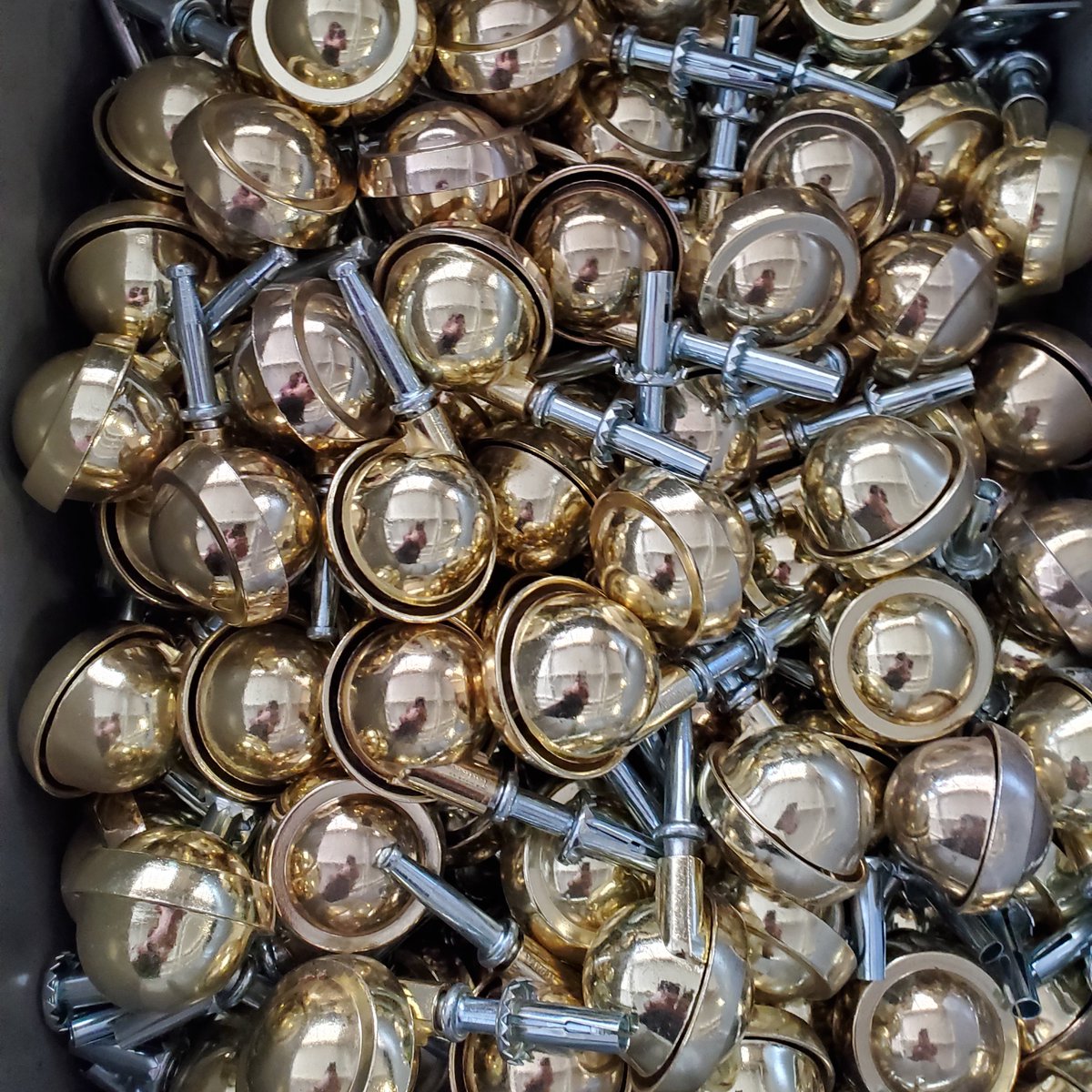 CALCASTER's tweet photo. Golden wheels in the Golden State.  Stay safe out there everyone! @CALCASTER #StaySafe #ThankYouFireFighters #ThankYouFirstResponders #ThankYouNurses https://t.co/92APqQtgKm