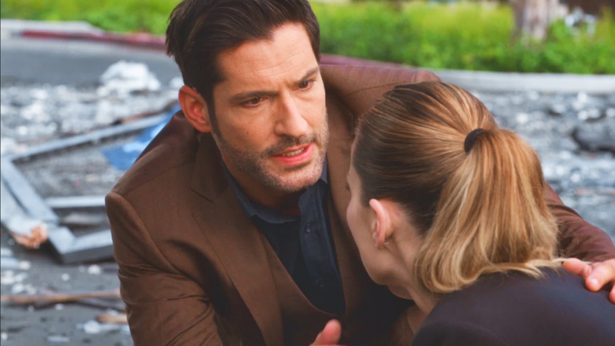 deckerstarbest's tweet photo. the way Lucifer was so worried about Chloe #lucifer https://t.co/ZXaP92gu3Z