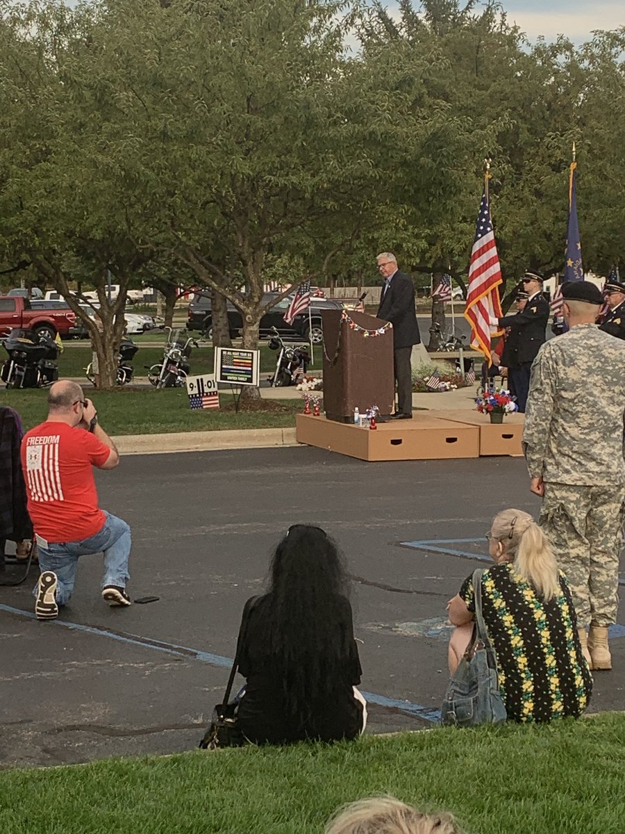 McClass2013's tweet photo. 9/11 Memorial Ceremony in Warsaw, IN.  Thank you first responders!  While we were there police, firemen, and sheriffs were called into action!  We so much appreciate all of you! https://t.co/7mKuQQeUtK