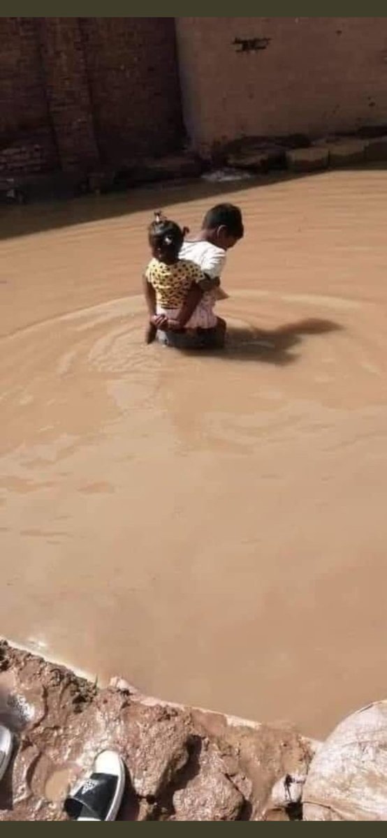 #السودان_تغرق
#السودان
#اطفال_السودان

اللهم الطف بهم، اللهم ارحمهم برحمتك، اللهم اصرف عنهم السوء ولا ترينا فيهم بأساً ولا مكروه..

donate.ksrelief.org/home/index
رابط 👆🏿 حملة إغاثة الشعب السوداني بطريقة رسمية
حملة #السعودية 
عن طريق حملة الملك سلمان لإغاثة الشعب السوداني