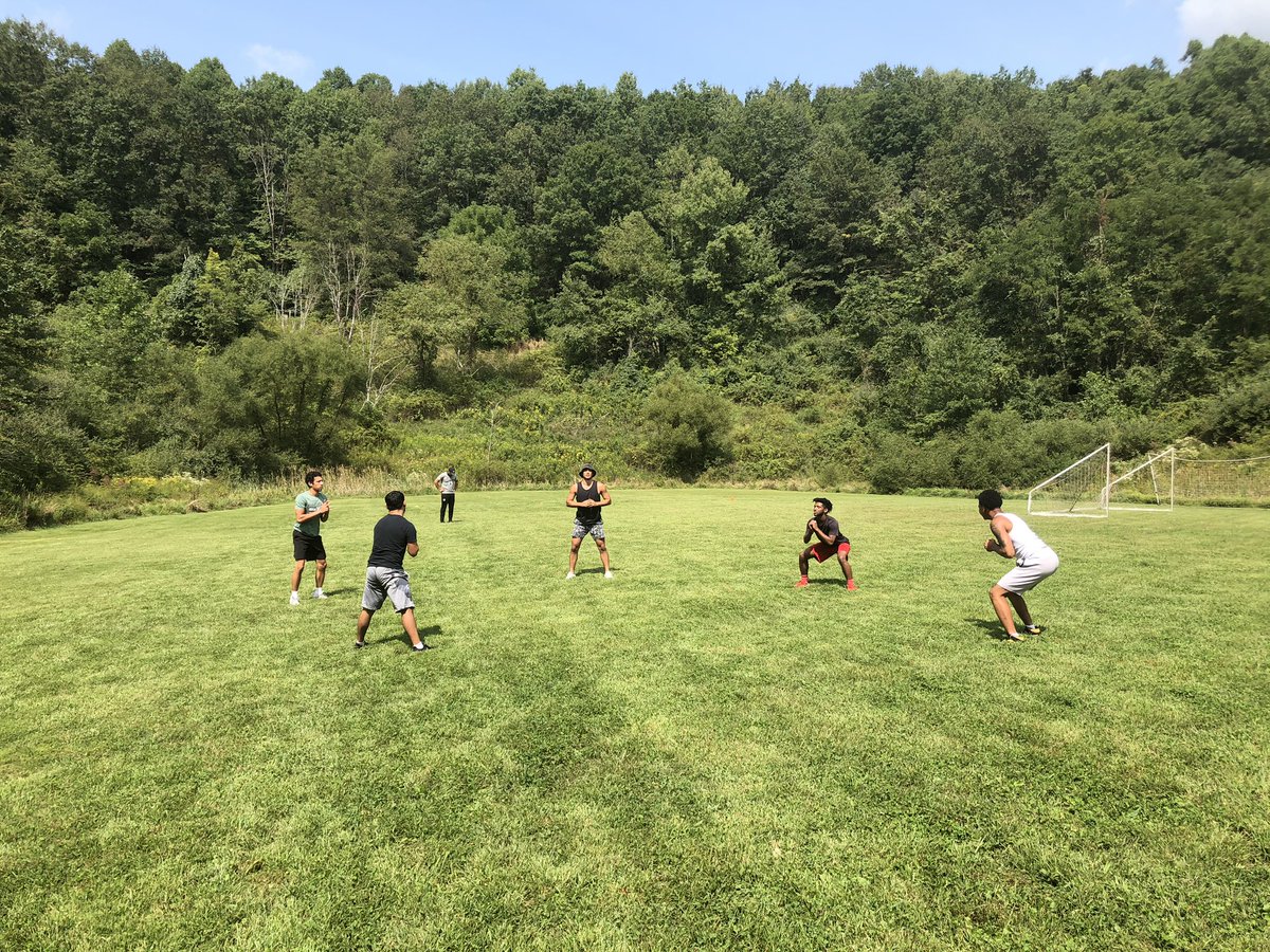 SalemTigerHoops's tweet photo. First workout of the new season is in the books!
#SalemU #LockIn🐯🏀 https://t.co/otgCKnIBPL