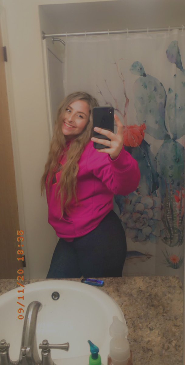 relateablememex's tweet image. I got a 2$  raise today and that’s on moving on baby 🥰 been there less then a month I know my worth Aye aye 🤣❤️