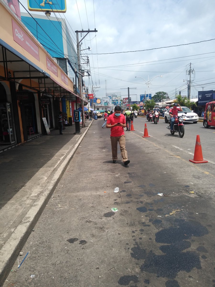 ElRebeldeGt1's tweet photo. #SUCHITEQUEZ nuevamente queda paralizado el Servio Urbano en Mazatenango Suchitepequez, PMT ordenó a pilotos de Microbuses detenerse @ @MTunchez_19 @RBCNoticiasGT  @vichoguate @viajerogt @AlertaGt502 @juanVictorCas1 https://t.co/DXYfuasN75