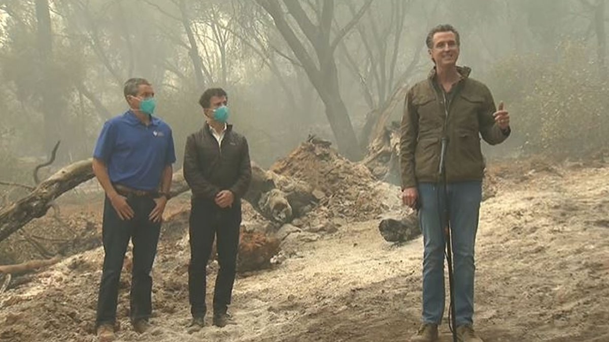 abc7newsbayarea's tweet image. "Observe it with your own eyes." Gov. Gavin Newsom said the state of California is now facing the reality of the threat from climate change as he toured the destruction from the #NorthComplexFire in Butte County. abc7ne.ws/32m8k4H