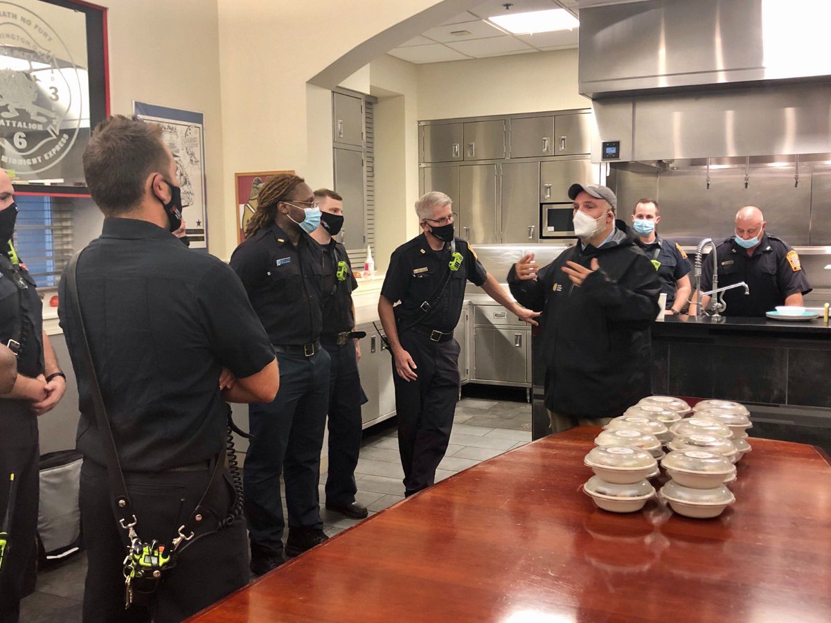WCKitchen's tweet photo. In remembrance of September 11th, we're working with @911day to deliver nourishing restaurant meals to first responders across the country, including 5,000 meals in @chefjoseandres' hometown of DC. We're so thankful for all these incredible heroes do to keep us safe—thank you❤️🇺🇸 https://t.co/bBBspthFq5