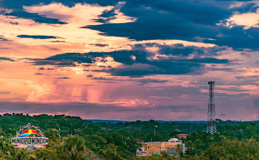 Atardecer en el municipio de Monción. Fotografía <a href="/FelixManuelRR/">Félix Manuel Rodriguez</a>