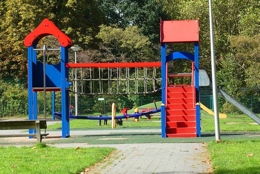 EarlyMathEDC's tweet photo. Check out and make this mini-book Looking for Shapes https://t.co/EBSTrM14NU for your #preschool children!  Shapes can be found all around - at home, at the playground, in books.  #minibooks #ece #makeitmath #iTeachMath https://t.co/0VmQJguGHs