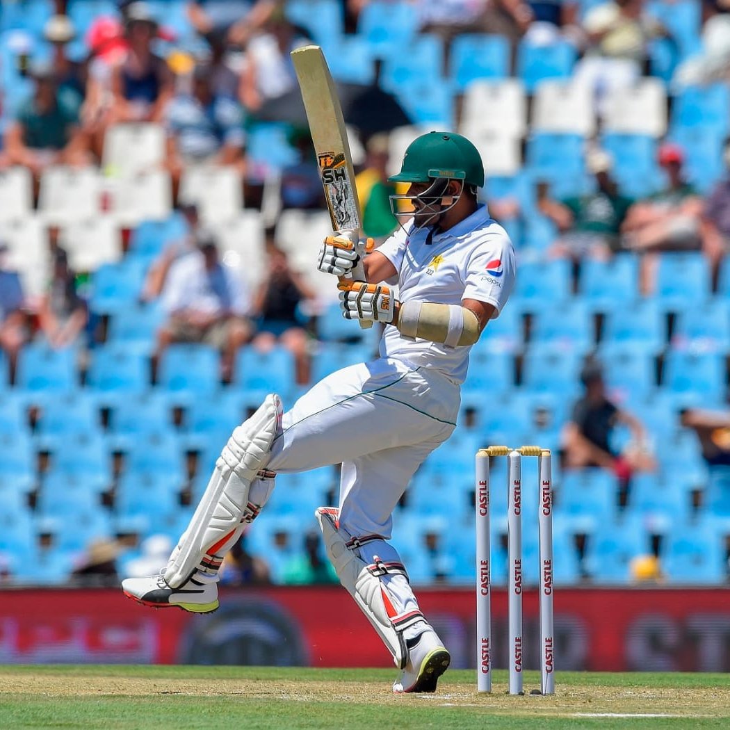 156kph's tweet photo. Want to watch these sights for rest of my life. Is it too much to ask for #Golden4yearsofBabar https://t.co/b3Re39LjHQ