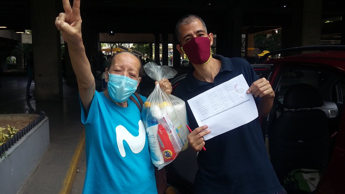 incesCfsJAR's tweet photo. Felicitamos y agradecemos al Gobierno bolivariano y al equipo INCES encabezado por su Presidente, a la Gerenta Regional y al equipo logístico que nuevamente  demostró alto compromiso y diligencia en la entrega gratuita de un Combo de Limpieza y Aseo Personal a sus trabajadores. https://t.co/myEWQUwyiM