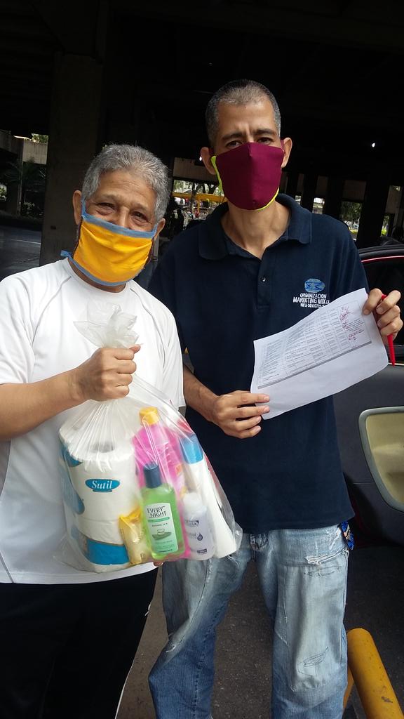 incesCfsJAR's tweet photo. Felicitamos y agradecemos al Gobierno bolivariano y al equipo INCES encabezado por su Presidente, a la Gerenta Regional y al equipo logístico que nuevamente  demostró alto compromiso y diligencia en la entrega gratuita de un Combo de Limpieza y Aseo Personal a sus trabajadores. https://t.co/myEWQUwyiM