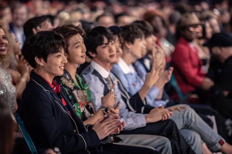 Finally! The night I fell down the rabbit hole.  @BTS_twt performing Fake Love at the BBMAs on 05/20/18Plus a whole lotta kookie abs 
