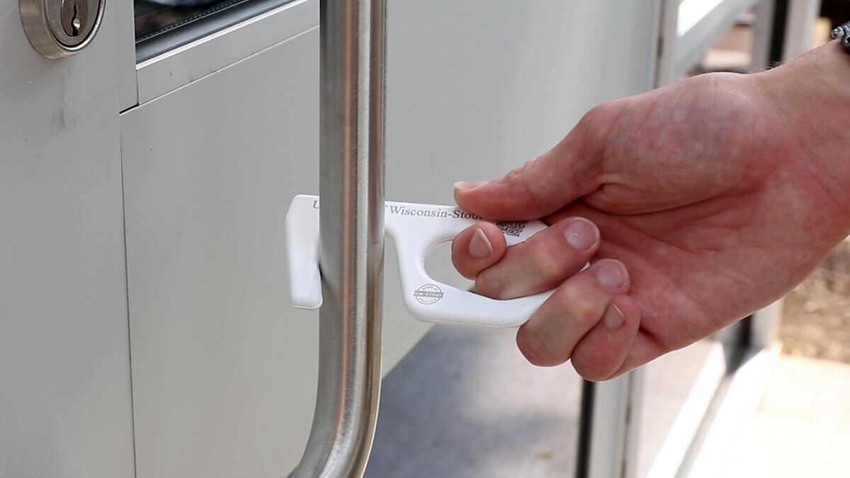 Students’ Device Opens Doors – Literally – at <a href="/uwstout/">UW-Stout</a> buff.ly/2ZkFPlR