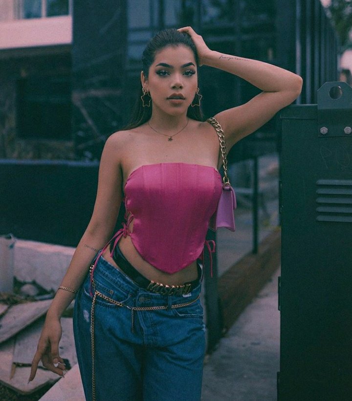 LxtinoGang's tweet photo. Superando los 2.3 millones, Kenia Os se convierte en la cantante - youtuber latina con más oyentes mensuales en Spotify. https://t.co/rnNoH1qWoQ