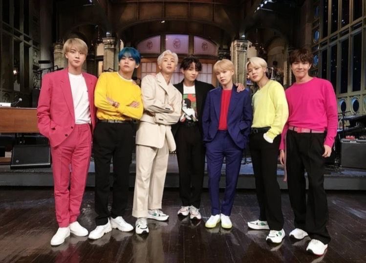 Remember when this happened & we collectively lost our minds? Performance teased on 03/13 & COMEBACK STAGE on 04/13/19Epic  Drop dance break on the tiny SNL stage & OT7 snatching hearts with Boy With Luv, many baby armies birthed that night  @BTS_twt 