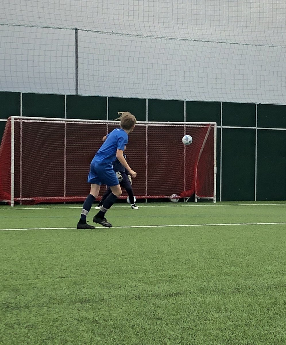 Another quality session with seasoned semi professional coach <a href="/martyclen72/">Marty Clennett</a>  . Good footballing principles reinforced and some great effort by the lads! Thanks again Marty 👏🏻 

Check out the tekkers on show 🔥
#ballers #tekkers #development #team #together #leven #utl
