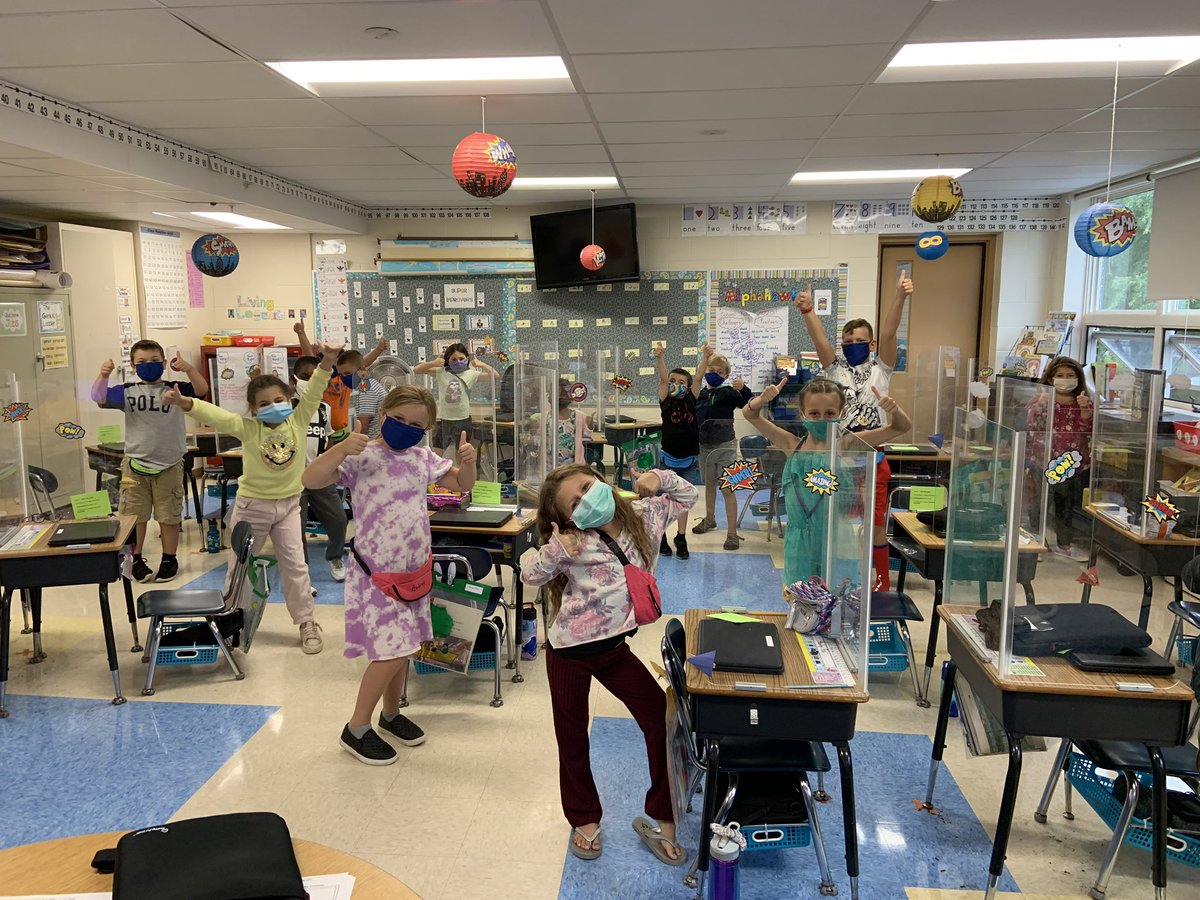 SSDITDEPT's tweet photo. @Lancasterschool Two thumbs up to these 2nd graders for working hard to log into their own Google Accounts for the first time! Ask us how to create a Bookmark and how it is a helpful tool! https://t.co/FMVgDEQ7ca