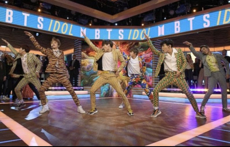 Closing out the 2018 TV performances in America was none other than Good Morning America on 09/26/18 which gave us Idol in their amazing mv suits, adorable kids falling in love with Jimin and swooning over JK’s English  @BTS_twt