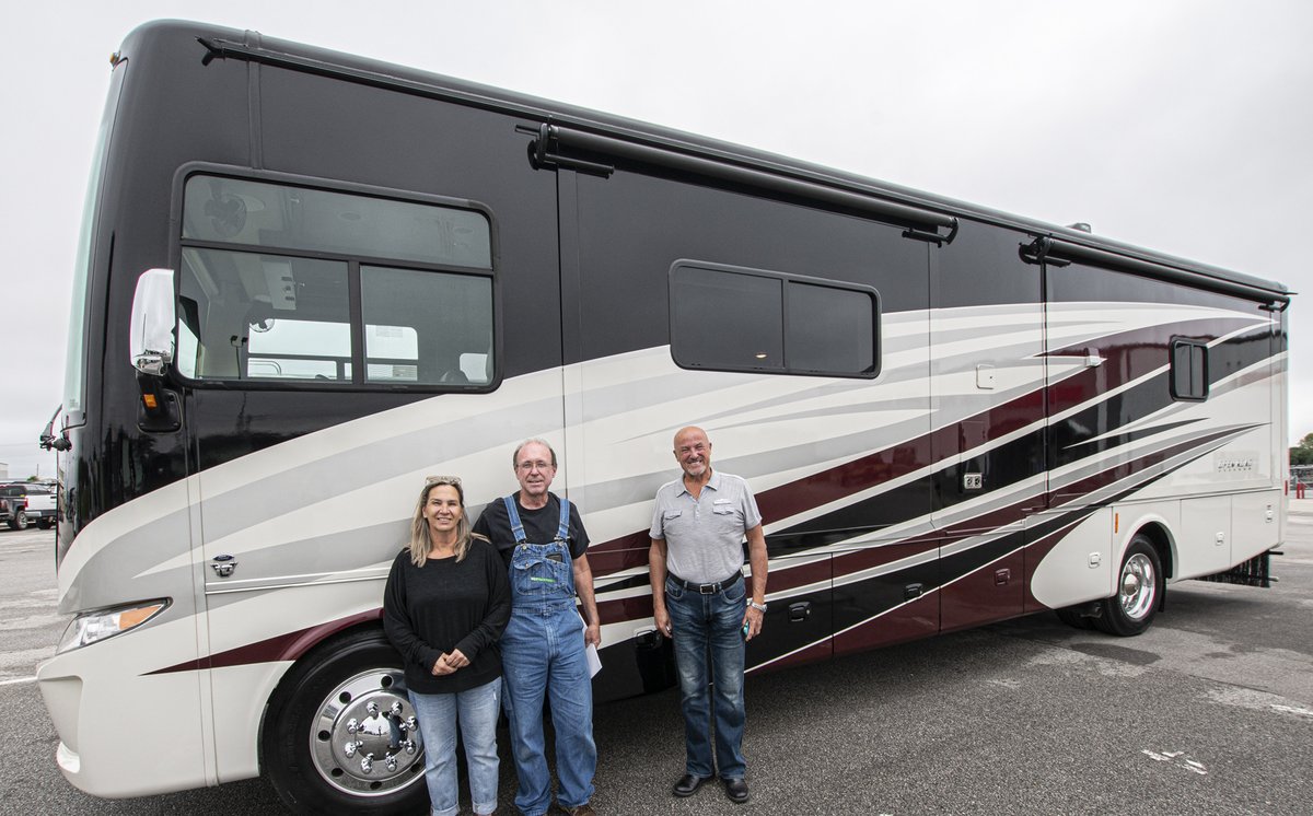 TranswestTTRV's tweet photo. Congratulations to Tim & Shari Duncan on your 2018 Tiffin Allegro Open Road 34PA. We wish you many grand adventures! Welcome to the Transwest family!
#Tiffin #AllegroOpenRoad #UsedRV #Adventure #RoadTrip #FamilyFun #Journey #Vacation #Memories #2018Tiffin #TrasnwestTruckTrailerRV https://t.co/bGqE179Uha