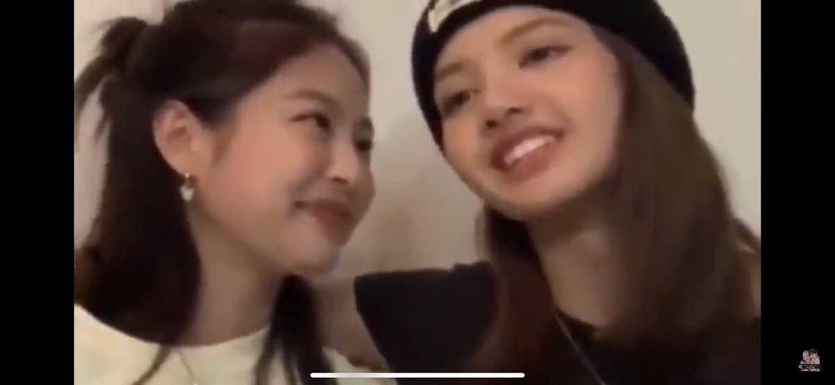 clebots's tweet photo. #JENLISA 🍦🍦🍦 https://t.co/GNLEHeJ0gr