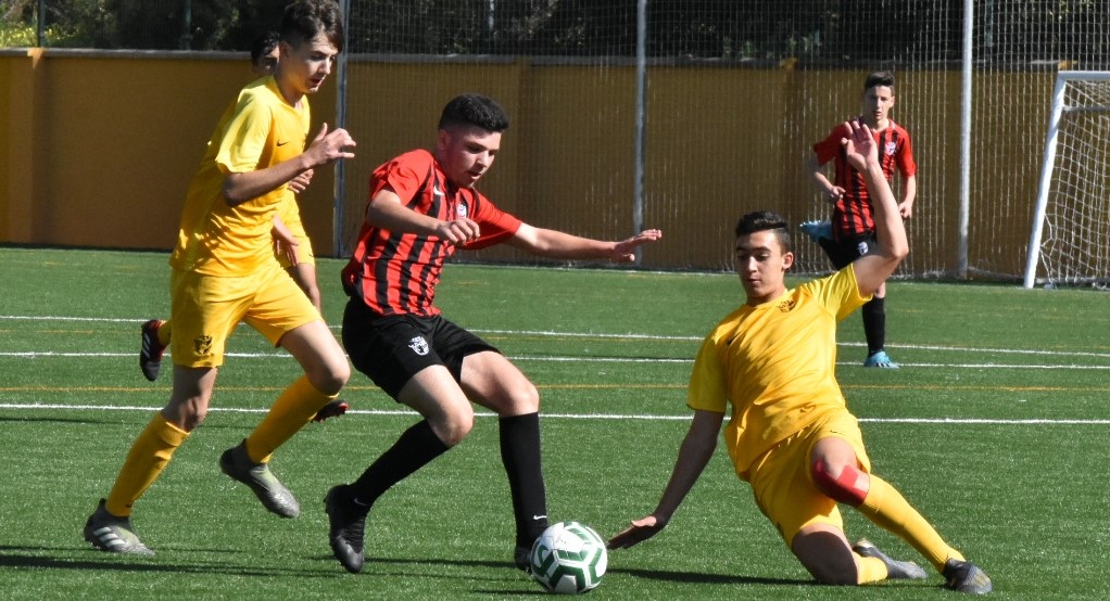 ⚠️ Oficial l 💚 ⚽ Luz verde a la temporada 2020-21 con Público.

✅ <a href="/AndaluciaJunta/">Junta de Andalucía</a> autoriza el inicio de las competiciones federadas con medidas de seguridad y aforo reducido de público en las gradas.

🔗 bit.ly/3iArbPf

#SomosRFAF