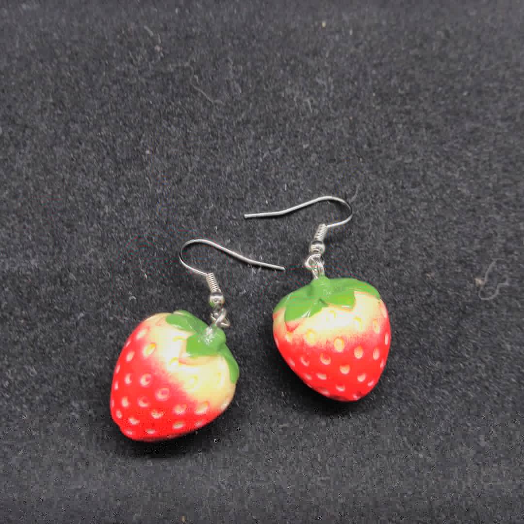 PaperMoonsStore's tweet image. 20% off orders $25 or more at the #PaperMoonStore ! #customresin #resinart #DnD #dicetray #earrings ThePaperMoonsStore.etsy.com !