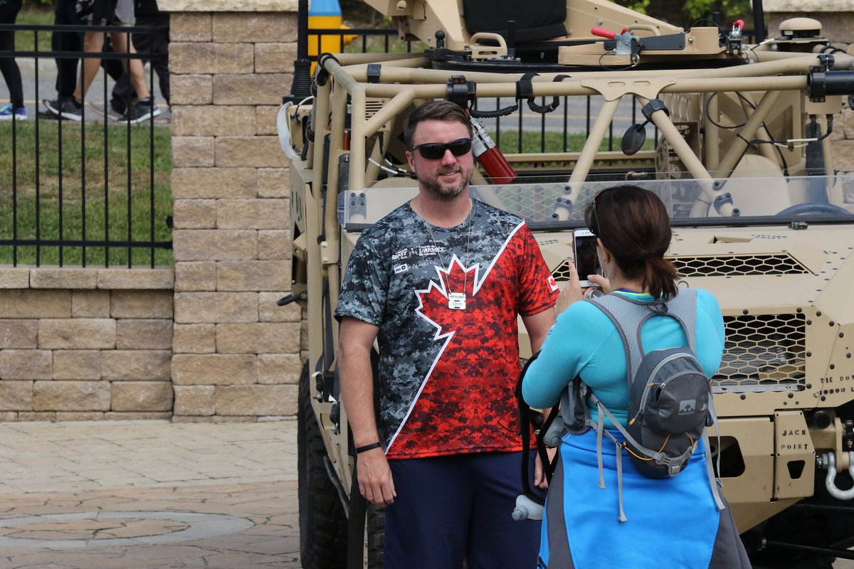 4CdnDiv4DivCA's tweet photo. Chaque année en septembre depuis 2008, la Course de l’Armée du Canada amène les coureurs dans les rues d’Ottawa. Cette année, elle prend un virage virtuel!
Partagez une photo de VOTRE Course de l’Armée cette année avec #CourseArmée et #LaDiv! 🏃♀️↔️🏃
@Armeecanadienne https://t.co/bD2UTLlt0p