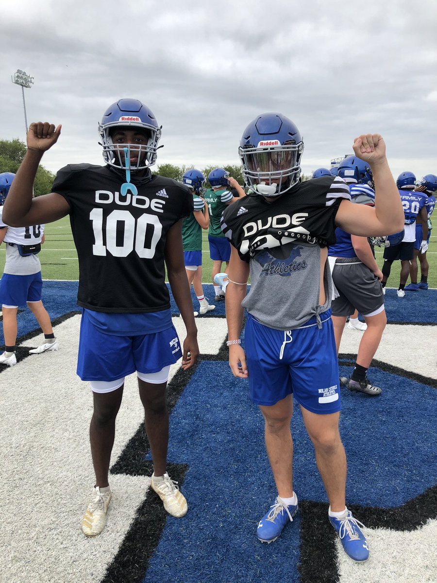 NolanCatholicFB's tweet photo. #DUDES 💯 

@cael_ross 
@jeremiahbleds8e 

#iroNClad https://t.co/44b0WLVx8W