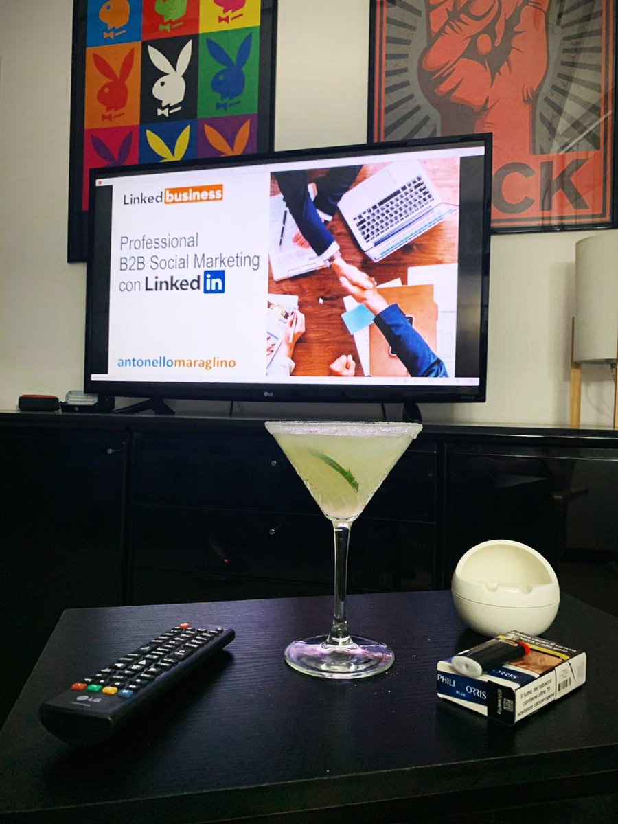 bennaker's tweet photo. Margarita, paglie e #formazione. Me sto a sparà il 2° giro di #LinkedBusiness, il Master in #LinkedIn #Branding &amp; #SocialSelling di @ilmaraglia.

Dal 13 al 15 ottobre lo rifà, sò 9 ore de corso. E fino a martedì il prezzo è scontato del 50%.

X info ⤵️ 

https://t.co/c6FPhO8nBP https://t.co/lEWMolKfxd