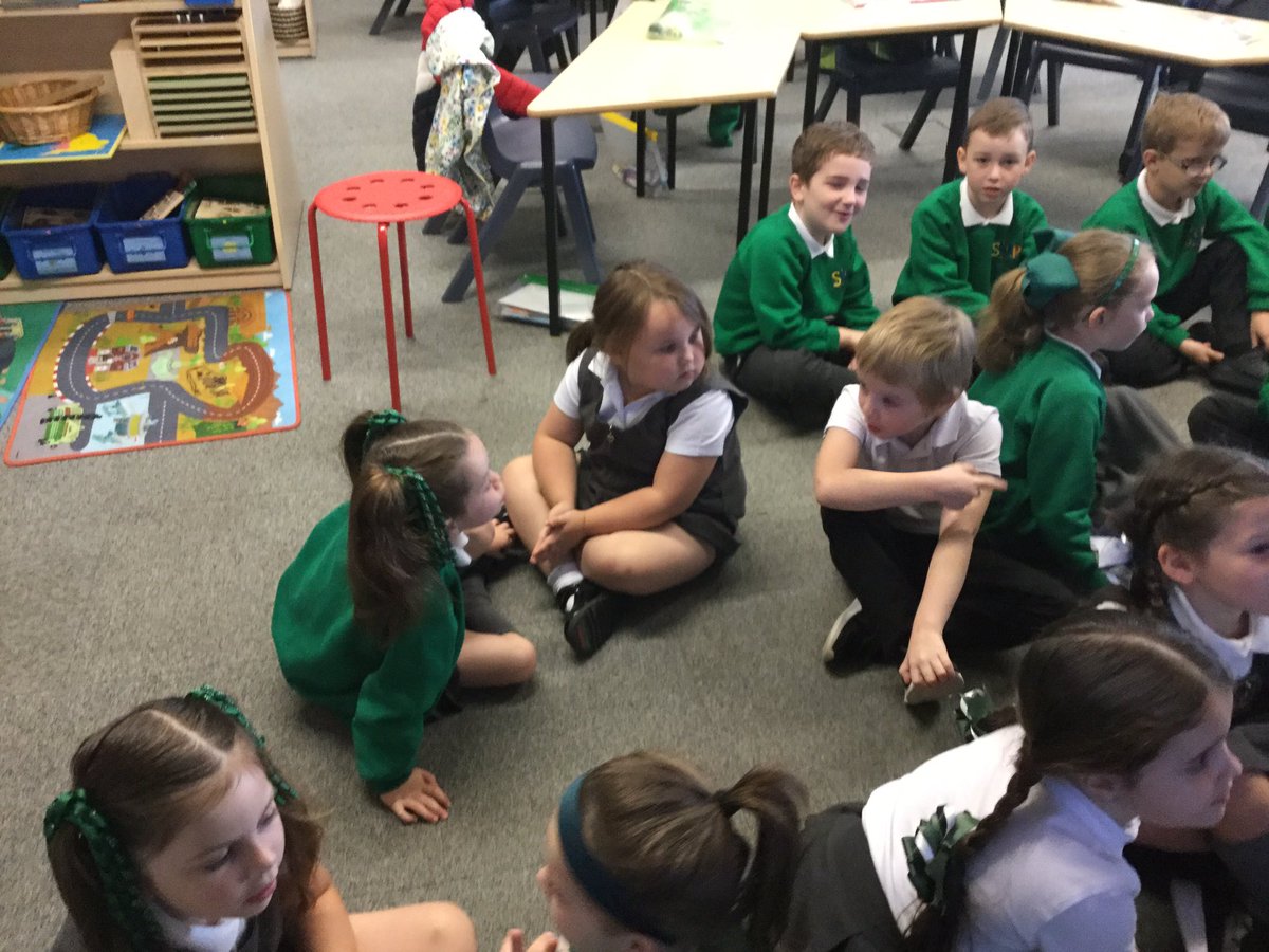 DeputyJanS's tweet photo. Year 2 Crew had a busy Friday , we started the day with Early Bird sentence work #SPAG and then grappled with place value in our maths lesson #basicskills @Andreacurran15 @svpprimary #explainingourthinking https://t.co/OO9mE6dPxH