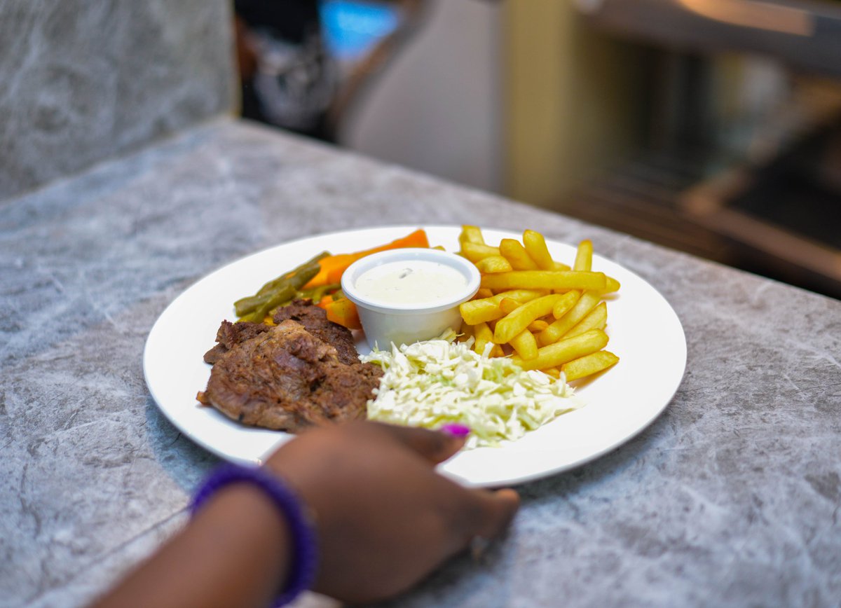 MJFuruResto's tweet photo. Même à 23h, le service de qualité de #MJFuruRestaurant est à votre disposition chaque jour de 7h à 23 h 30'. Passez visiter notre menu spécial du jour 😋🤩🥳.
A tantôt ! https://t.co/VuH8QECIiN