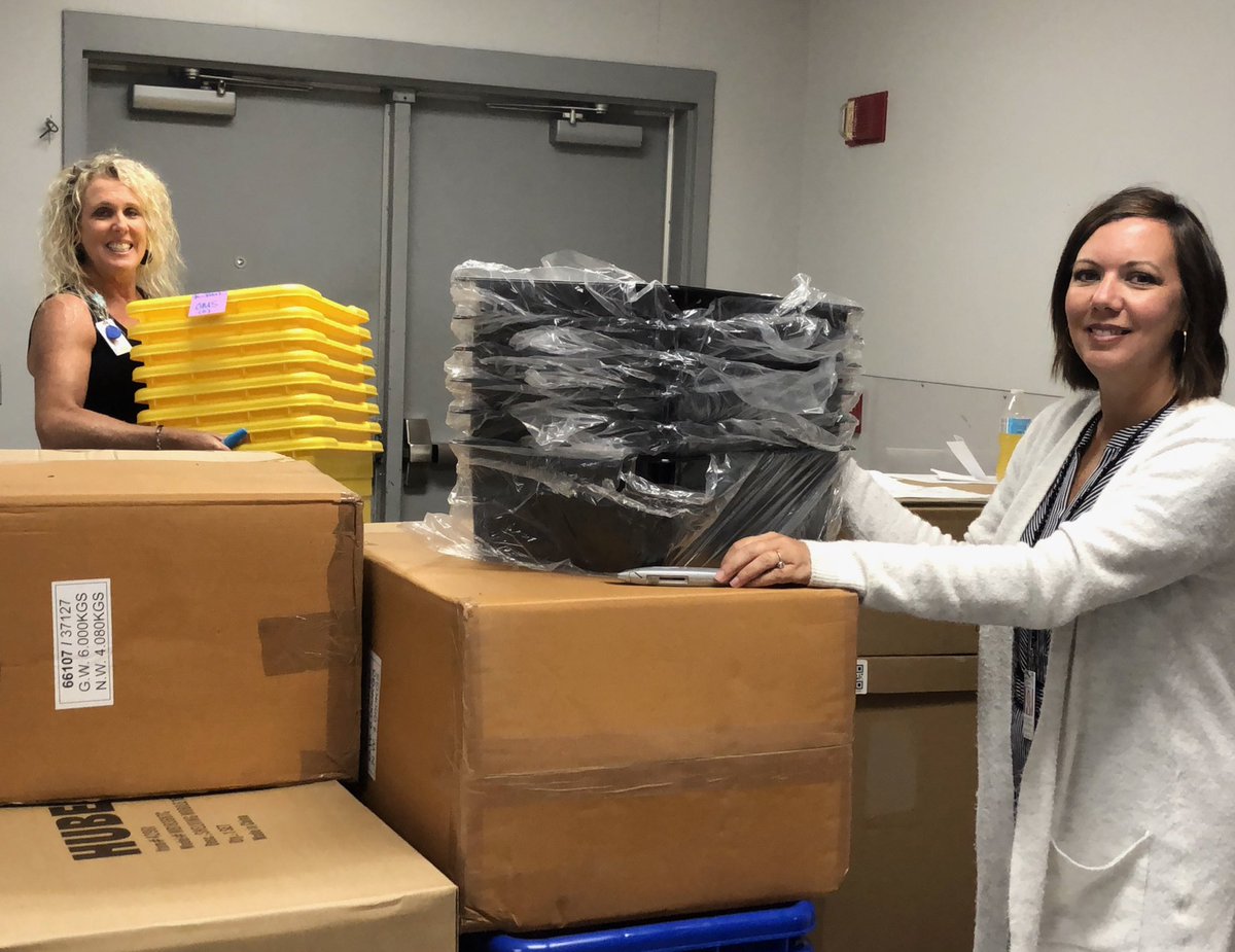 SafflesSlater's tweet photo. Christmas in September for @BradleySchools @BCS_Foodies thanks to @dairy_alliance @FUTP60 grant money we have a huge shipment of goodies! @TNSchoolHealth #tncoordinatedschoolhealth @ebrown_brown #secondchancebreakfast https://t.co/BCGimRgGJp