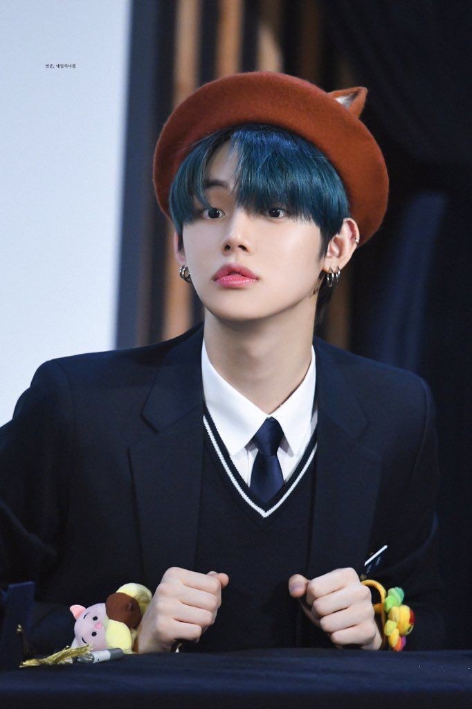bts_yohan's tweet photo. @bts_bighit  oficial Parabéns meu bebê muitos anos de vida espero que você seja muito feliz sabe que nós te amamos que você possa realizar todos os seus sonhos🎶🎂🎂🎂🎂🎂🎂🎂🎂🎂🎂🎂🎂🎂🎂🎂 https://t.co/6kUlqtqGJF
