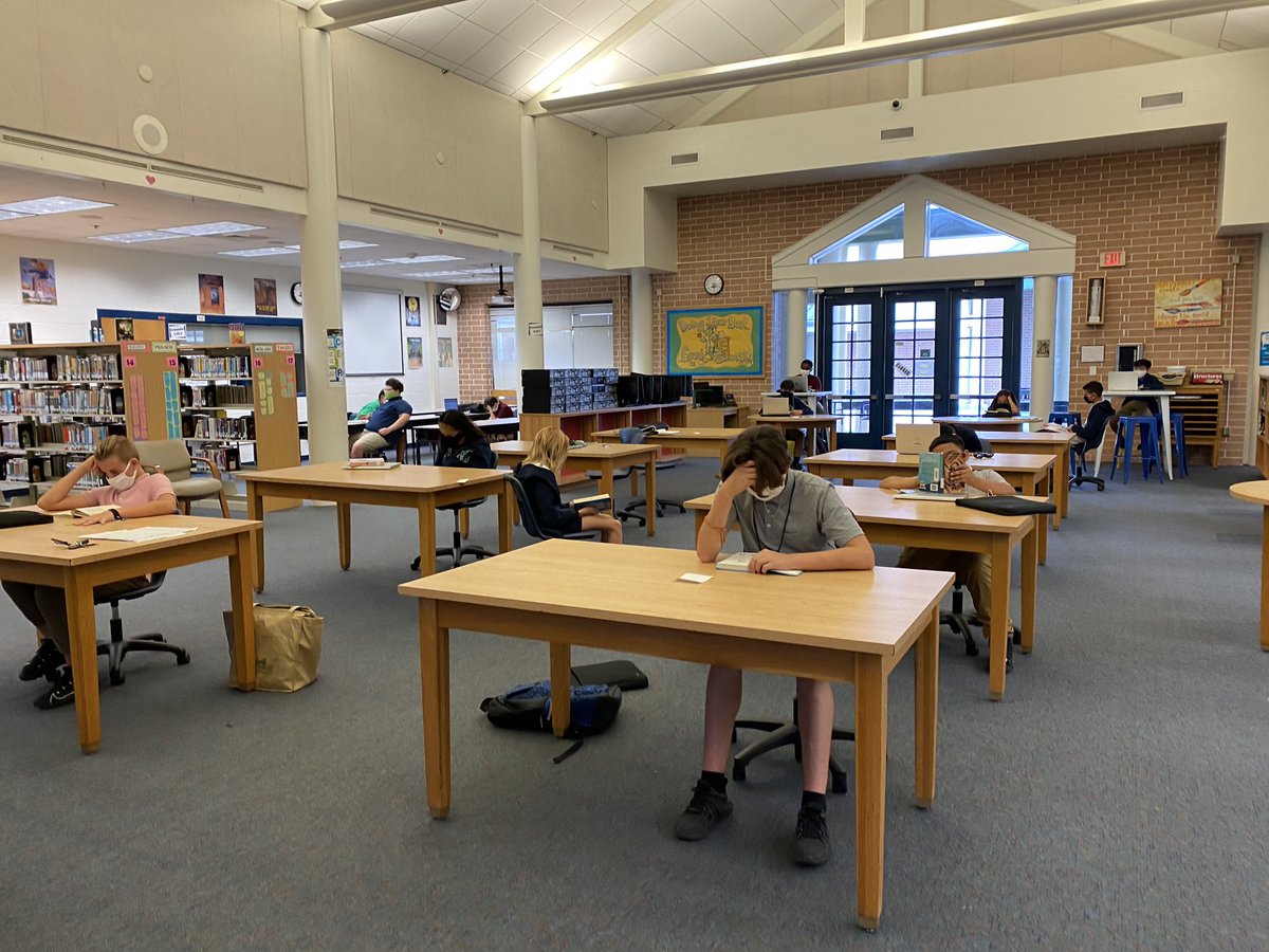 emedia21's tweet photo. 🐊 @ENMGators 7th grade Gators Read!! https://t.co/p1l3XFMsW5