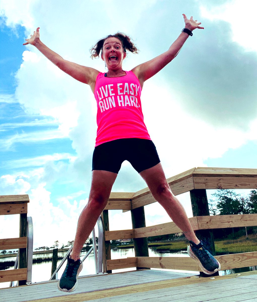 brendas_outside's tweet photo. Happy #friyay #sarahmariedesigns #liveeasyrunhard #oceanvibes #beachvibes https://t.co/oBfjNDlkux
