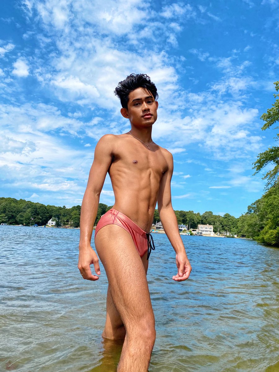 sipthislatte's tweet photo. Missin the beach rn😭 https://t.co/Iznv5UglPs