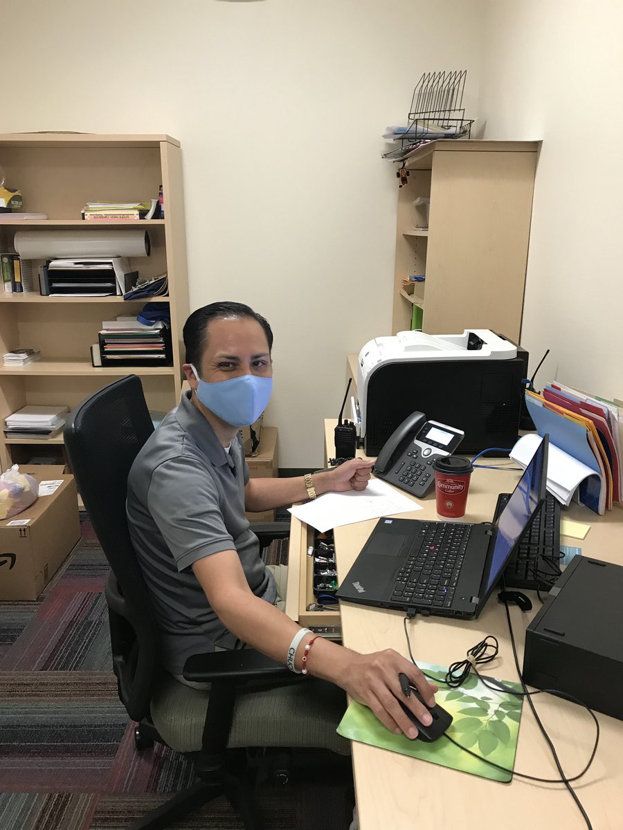 Let’s give a big Badger WELCOME to our new parent support specialist, Mr. Lopez! We are happy to have him join the badger family. 💛 #PadronBadgers #parentsuppprt #weloveourcommunity