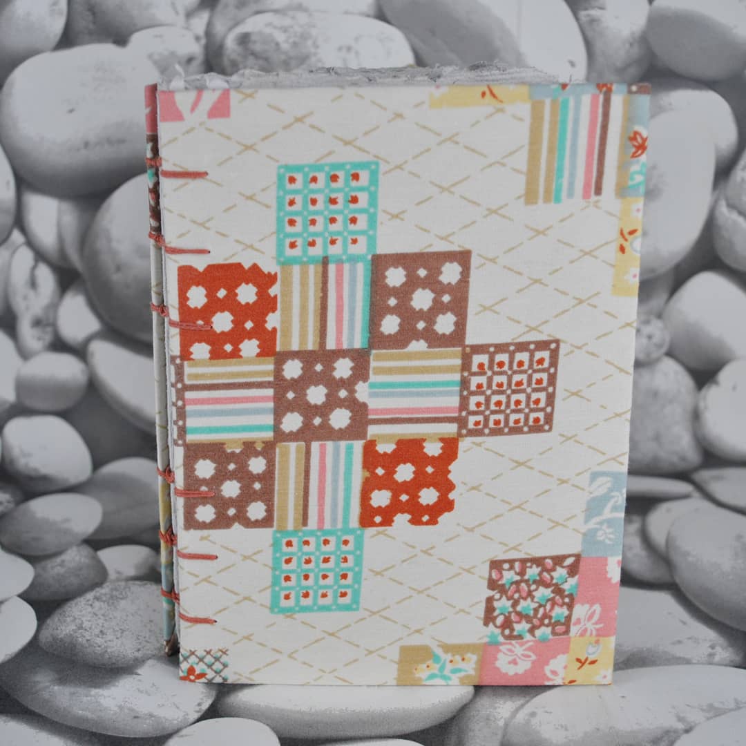 Melissaydesigns's tweet photo. My notebook made from refurbished bedding. Coptic Stitch Binding. Handmade paper ♻️📚

Available on my Etsy store

#copticstitchjournal #journal #notebook #notpad #sketchbook #copticstitch #scrapbook #writingpaper #handmadepaper #paper #recylced #recycledpaper #recycledbook https://t.co/d2HI8uJ1fR