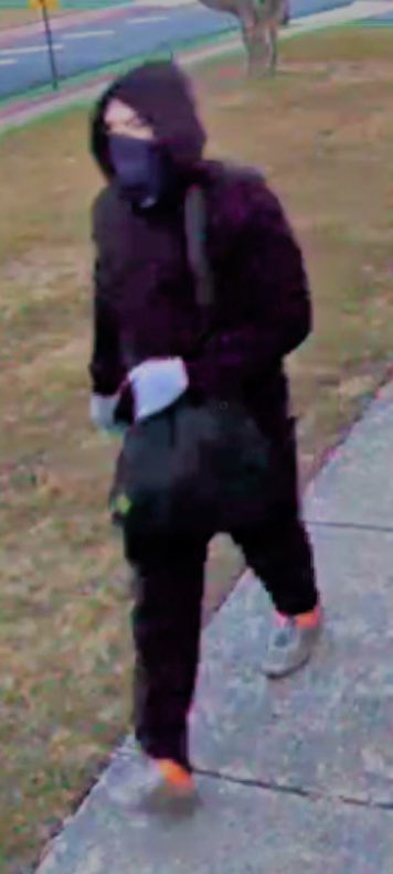 KeeleyFox29's tweet photo. Breaking:   SAME Guy has broken into ONE THOUSAND VEHICLES IN JUST THE PAST YEAR Bucks County District Attorney says.    Many were left unlocked making it too easy for him to do it so much.  1/2 @ChiefChachi_YPD @FOX29philly https://t.co/k8jM9yTews